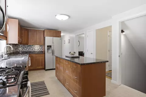 Kitchen - 7 Westview Rd, Brookline, NH 03033 photo 2 of 6