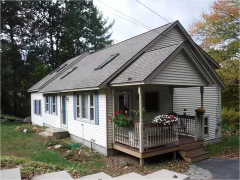 9 Mountain View Dr, Hudson, NH 03051