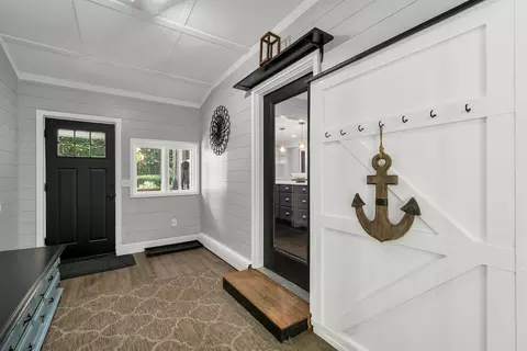 Entry Way - 10 Tonga Dr, Bow, NH 03304 photo 5 of 11