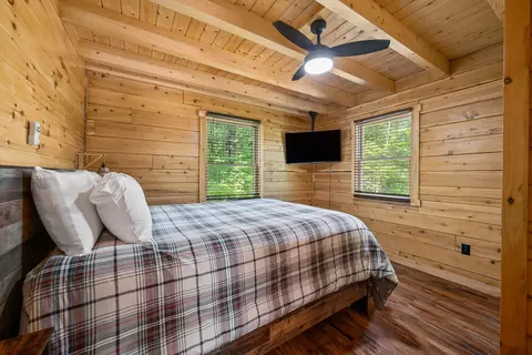 Bedroom - 73 Ridge Rd, Bethlehem, NH 03574 photo 4 of 11
