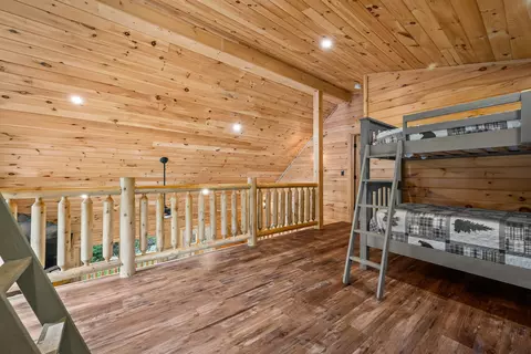 Bedroom - 73 Ridge Rd, Bethlehem, NH 03574 photo 7 of 11