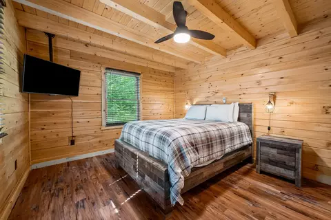 Bedroom - 73 Ridge Rd, Bethlehem, NH 03574 photo 2 of 11