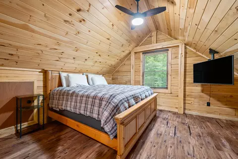 Bedroom - 73 Ridge Rd, Bethlehem, NH 03574 photo 8 of 11