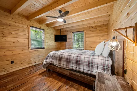 Bedroom - 73 Ridge Rd, Bethlehem, NH 03574 photo 1 of 11