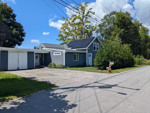 30 Hannah Dustin Dr, Concord, NH 03301