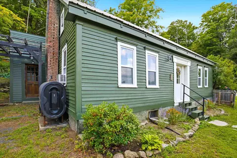622 2nd Nh Tpke, Hillsborough, NH 03244