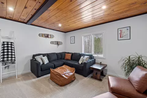 Living - 46 Elm St, Bethlehem, NH 03574 photo 1 of 6