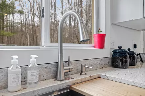 Kitchen - 46 Elm St, Bethlehem, NH 03574 photo 5 of 5