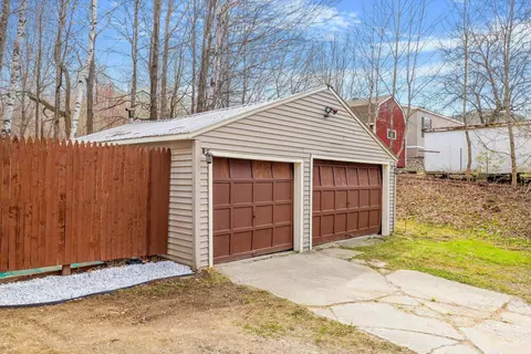 Exterior - 46 Elm St, Bethlehem, NH 03574 photo 4 of 10