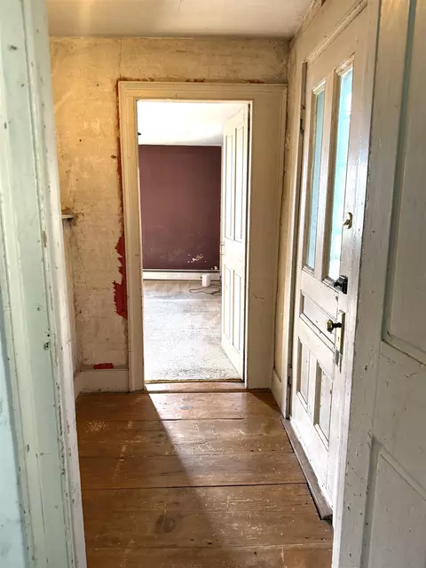 Entry Way - 284 South Rd, Brentwood, NH 03833 photo 1 of 1