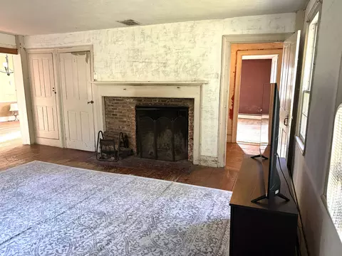 Living - 284 South Rd, Brentwood, NH 03833 photo 1 of 1