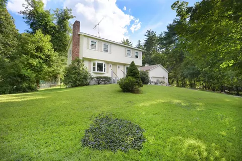 7 Woodbine Ln, Merrimack, NH 03054