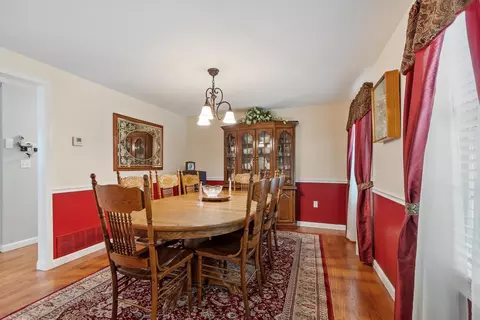 Dining - 10 Westview Rd, Brookline, NH 03033 photo 3 of 4
