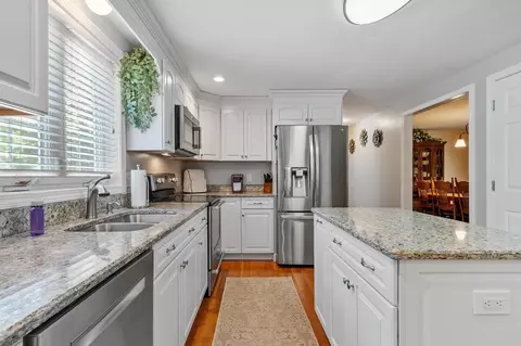 Kitchen - 10 Westview Rd, Brookline, NH 03033 photo 2 of 5