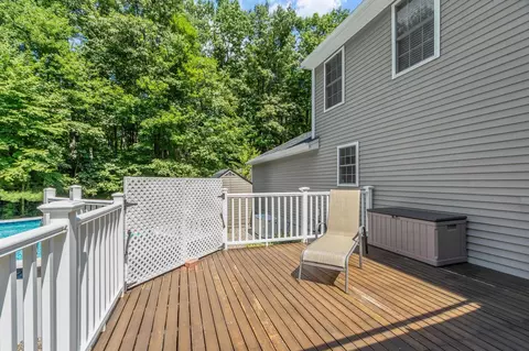 Exterior - 10 Westview Rd, Brookline, NH 03033 photo 4 of 13