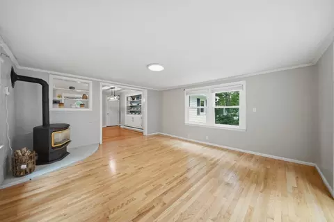 Living - 3 Doris St, Derry, NH 03038 photo 6 of 6