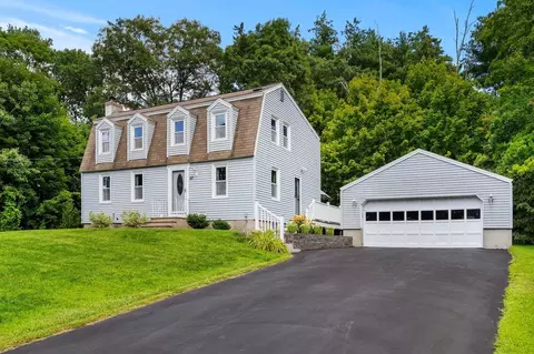 27 Boyd Rd, Londonderry, NH 03053