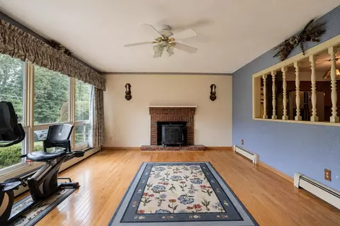 Living - 123 Raceway Rd, Jericho, VT 05465 photo 1 of 5
