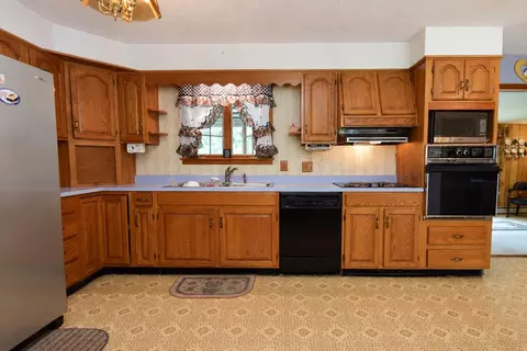 Kitchen - 123 Raceway Rd, Jericho, VT 05465 photo 1 of 4