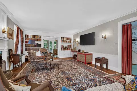 Living - 61 Ormsbee Ave, Proctor, VT 05765 photo 4 of 9