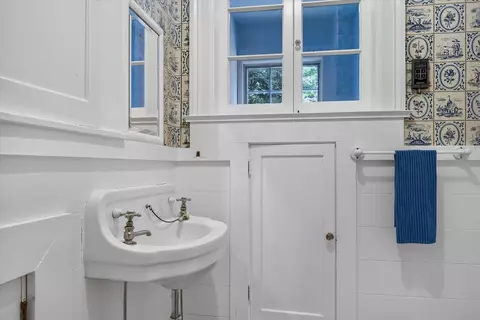Bath - 61 Ormsbee Ave, Proctor, VT 05765 photo 1 of 3