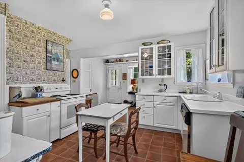 Kitchen - 61 Ormsbee Ave, Proctor, VT 05765 photo 1 of 7