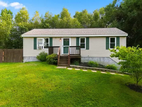 3 Rustic Ln, East Kingston, NH 03827
