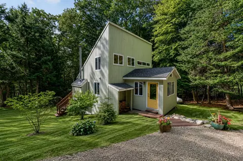 246 Snowood Dr, Thornton, NH 03285