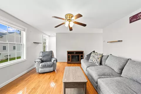 Living - 30 Pearson Way, Epping, NH 03042 photo 4 of 4