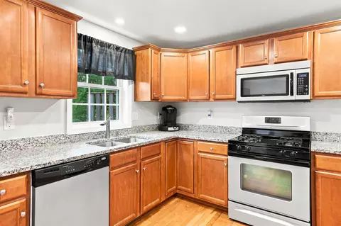 Kitchen - 30 Pearson Way, Epping, NH 03042 photo 2 of 4