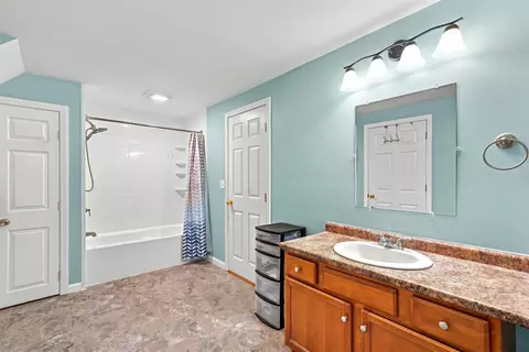 Bath - 30 Pearson Way, Epping, NH 03042 photo 2 of 2