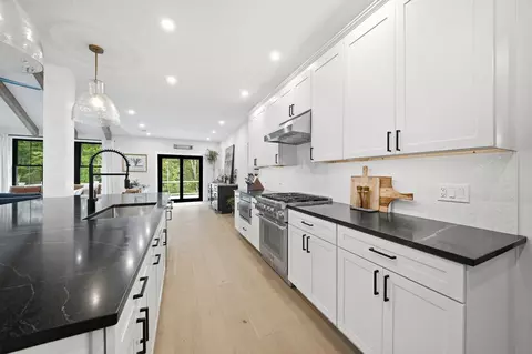 Kitchen - 33 Trails Edge Rd, Windham, NH 03087 photo 4 of 7