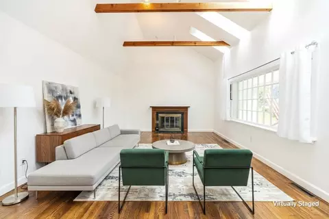 311 Old Street Rd, Peterborough, NH 03458