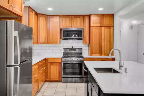 Kitchen - 9 Griswold St, Jericho, VT 05465 photo 4 of 4