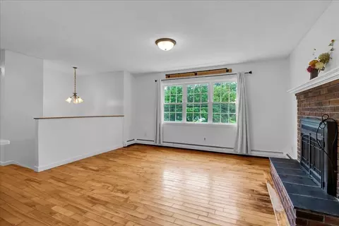 Living - 9 Griswold St, Jericho, VT 05465 photo 2 of 4