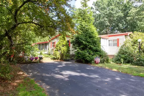 11 N Dewberry Ln, Rochester, NH 03867