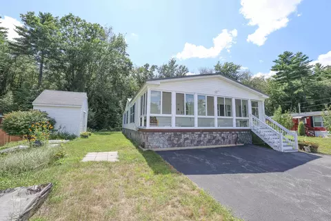 16 Roland Dr, Allenstown, NH 03275