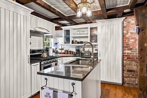 Kitchen - 32 Flutter St, Nottingham, NH 03290 photo 1 of 4