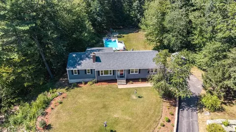 10 Mayflower Dr, Londonderry, NH 03053