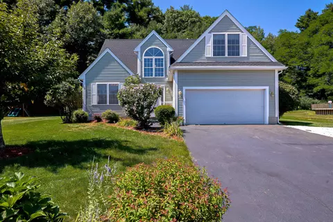 15 Souhegan Dr, Nashua, NH 03063