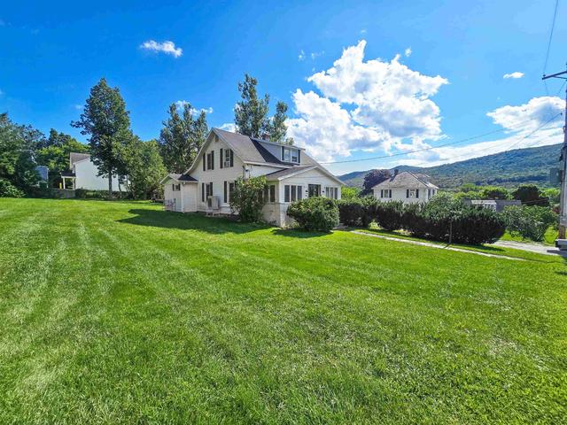 286 Thrall Ave, West Rutland, VT 05777