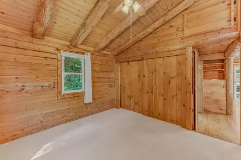 Bedroom - 189 Plain Rd, Bath, NH 03740 photo 3 of 7