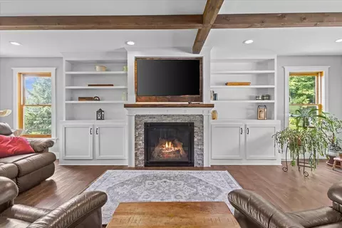 Living - 21 Meadow Dr, Jericho, VT 05465 photo 1 of 4