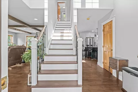 Entry Way - 21 Meadow Dr, Jericho, VT 05465 photo 2 of 4