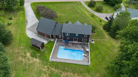 Exterior - 21 Meadow Dr, Jericho, VT 05465 photo 10 of 18