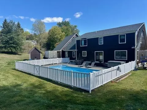 Exterior - 21 Meadow Dr, Jericho, VT 05465 photo 5 of 18