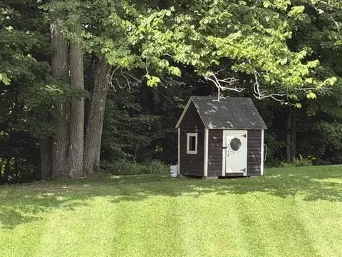 Exterior - 21 Meadow Dr, Jericho, VT 05465 photo 15 of 18