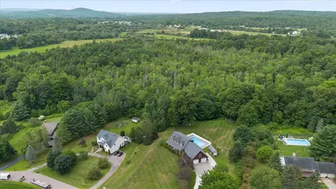 View/Area - 21 Meadow Dr, Jericho, VT 05465 photo 2 of 5
