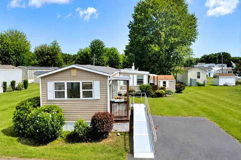 149 Garden St, Seabrook, NH 03874