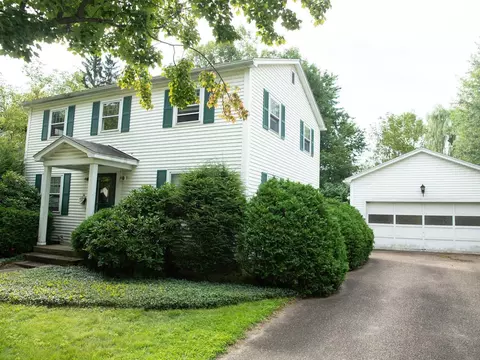 35 Case Pkwy, Burlington, VT 05401